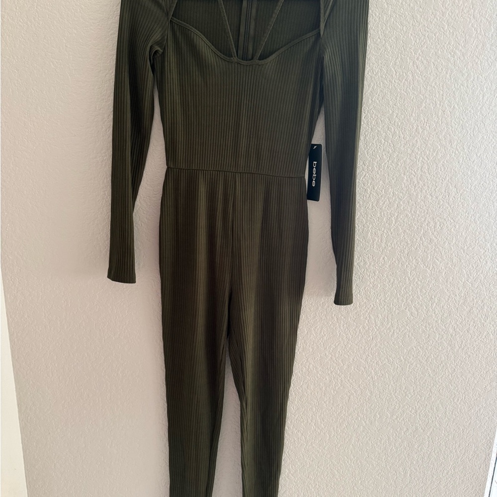 bebe Green Form-Fitting Jumpsuit with Long Sleeves and strappy‎ Neckline